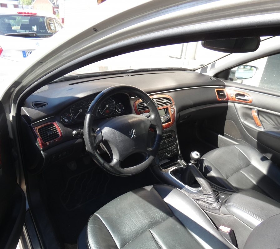 Peugeot 607 — 12